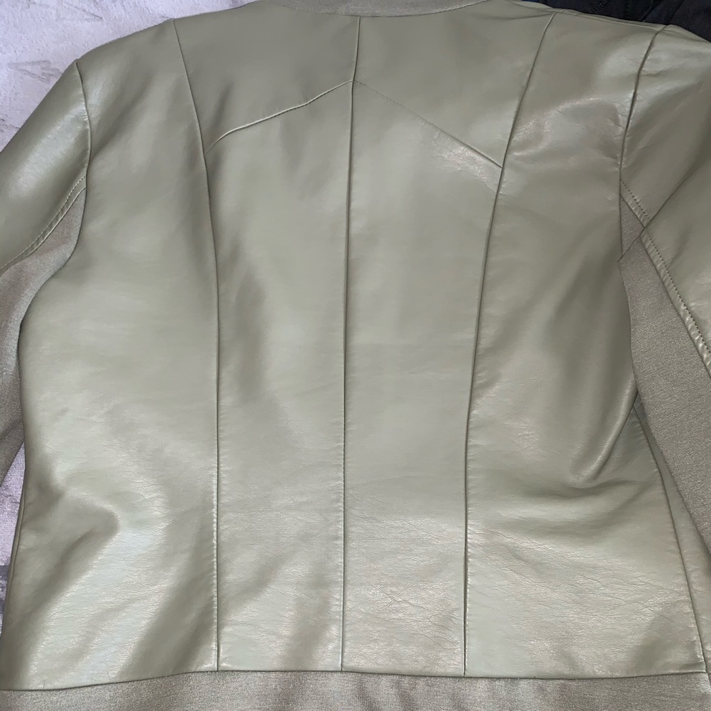 Leather jacket - Picture 3 of 3